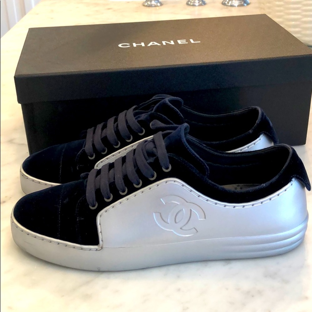 Auth CHANEL sneakers 38.5/8